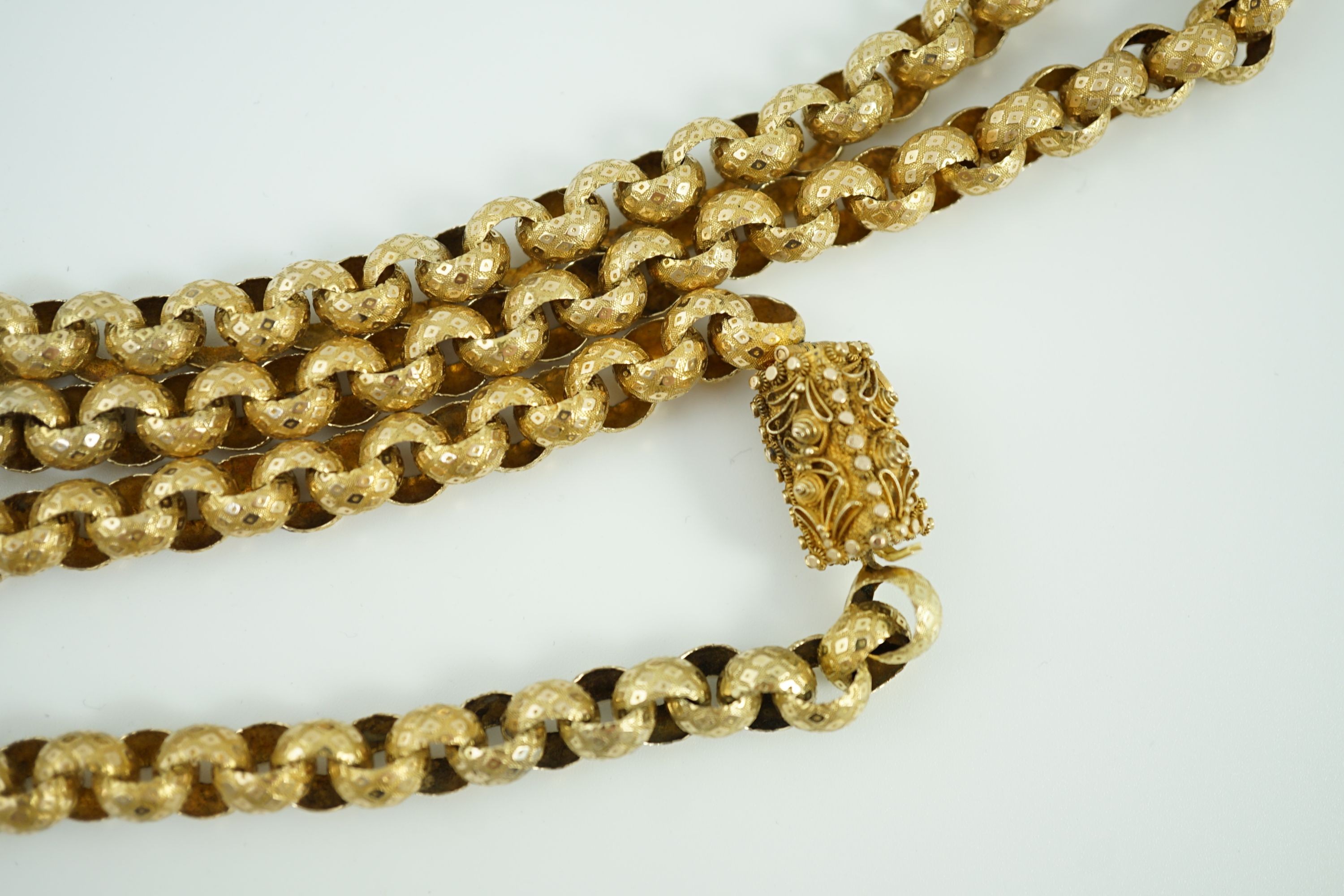 An early 19th century gold muff chain